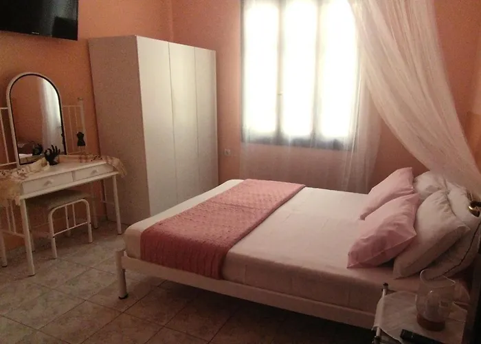 Old Town Rhapsody, Cosy 2-floor With Rooftop Bathtub, Bbq & Lounge Under Sun Umbrellas Ferienhaus