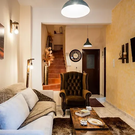 Old Town Rhapsody, Cosy 2-floor With Rooftop Bathtub, Bbq & Lounge Under Sun Umbrellas 罗希姆诺