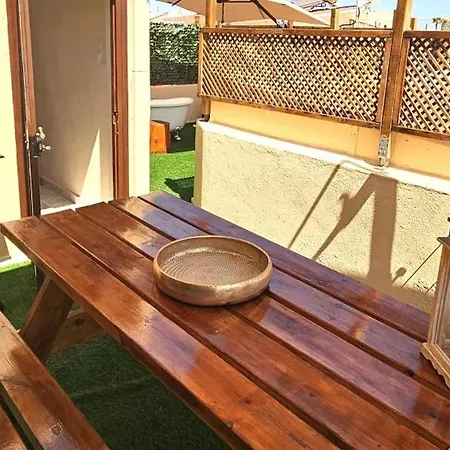 Old Town Rhapsody, Cosy 2-floor With Rooftop Bathtub, Bbq & Lounge Under Sun Umbrellas 度假居