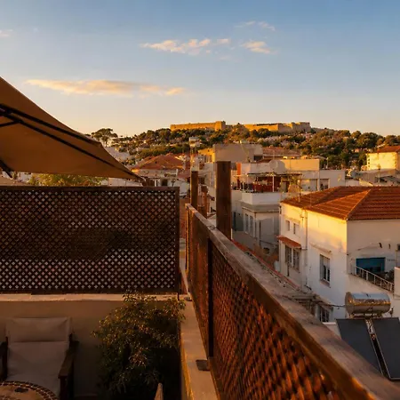 度假居 Old Town Rhapsody, Cosy 2-floor With Rooftop Bathtub, Bbq & Lounge Under Sun Umbrellas *