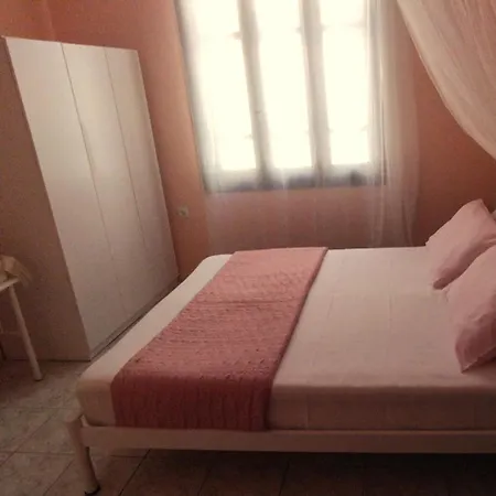 Old Town Rhapsody, Cosy 2-floor With Rooftop Bathtub, Bbq & Lounge Under Sun Umbrellas Будинок відпочинку Rethymno (Crete)