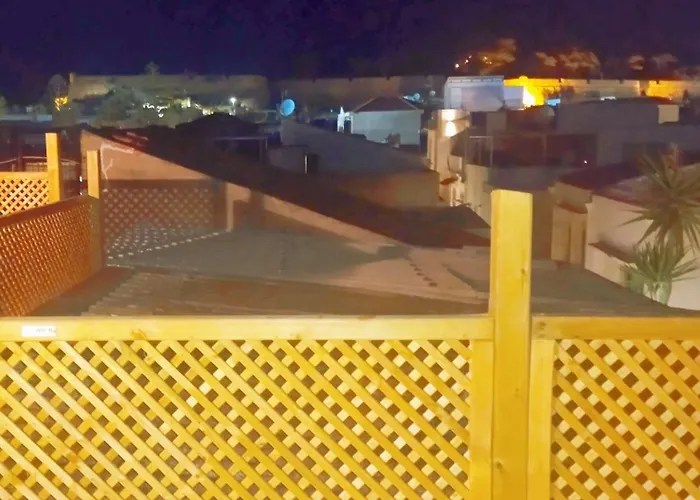 Old Town Rhapsody, Cosy 2-floor With Rooftop Bathtub, Bbq & Lounge Under Sun Umbrellas Дом отдыха Ретимно